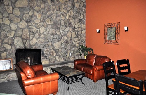 Dillon House | Lake Cliffe Views 303 LCRD