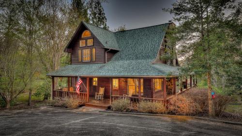 Morganton House | Lake Cove Oasis