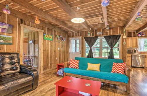 Albany House | Lake Cumberland Area Cabin - 4 Mi to Lake!