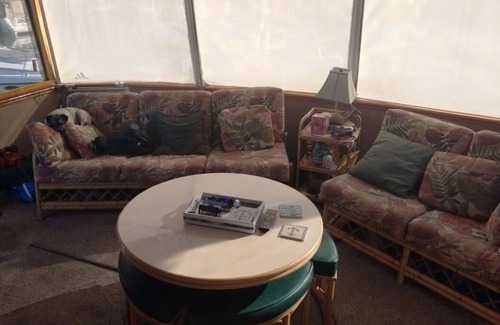 Sandusky Boat Rental | Lake Erie Haven - 50' yacht with charter option