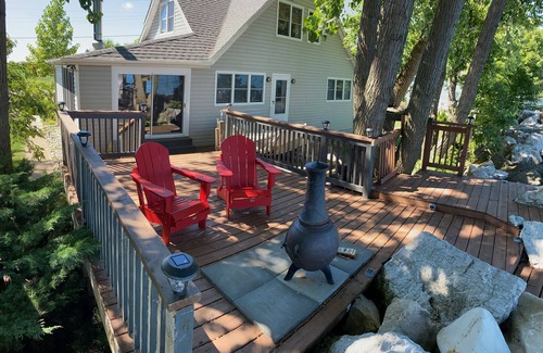 Leamington Cottage | Lake Erie's charming 4 season Lake Houz with BBQ, Fire Pit & more