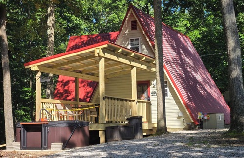 Cub Run House | ​Lake Escape- Nolin Gnome Home: Cozy A-Frame, Sleeps 8, Forest Ridgeline Views​