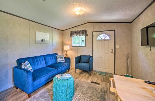 Alba House | Lake Fork Getaway Tiny Home in Alba with BBQ!