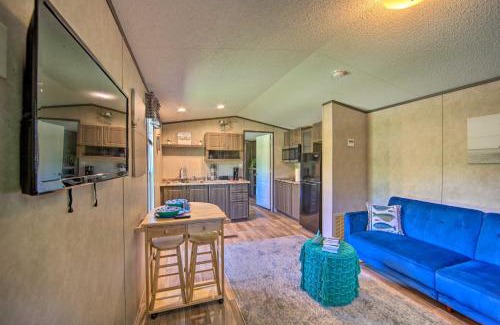 Alba House | Lake Fork Getaway Tiny Home in Alba with BBQ!