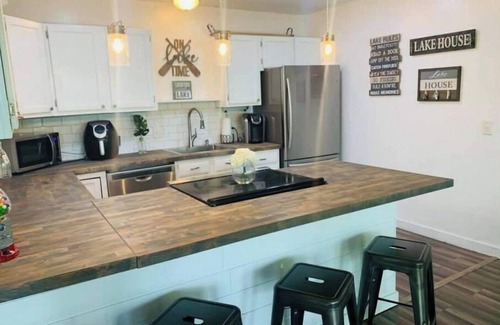 Bracey House | Lake Front, 2 Level Boathouse with Outdoor Bar,