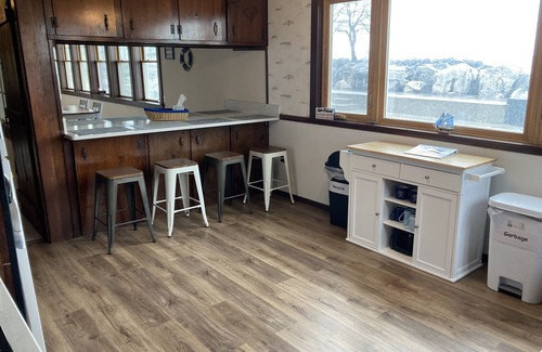 Huron House | Lake Front! Beach Access! Sunroom! Amazing Lake Views! New Listing! Cedar Point!