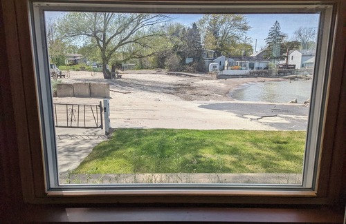 Huron House | Lake Front! Beach Access! Sunroom! Amazing Lake Views! New Listing! Cedar Point!