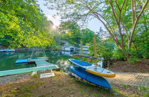 Hickory Bed & Breakfast | Lake Front Bed & Breakfast with Boat Ramp