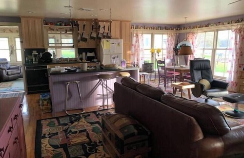 Lime Lake-Machias Cottage | Lake Front Charming 3-bedroom cottage on Lime Lake near Ellicottville