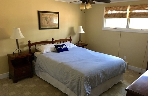Sunny Point Cabin | Lake Front Getaway, amazing views, large deck, private dock, great for families