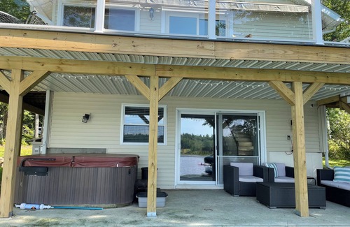 Gilmanton House | Lake Front Home on Shellcamp