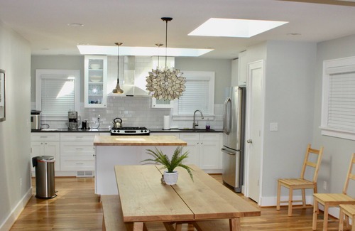 Cadiz House | Lake front peace - Trinity Lake House