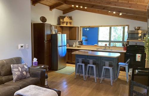 Vassar House | Lake Front Relaxation at Pomona Lake Cabin One Hour from Kansas City and Topeka