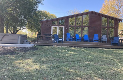 Vassar House | Lake Front Relaxation at Pomona Lake Cabin One Hour from Kansas City and Topeka