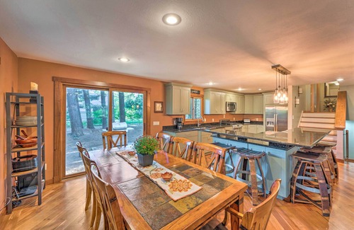 Lake Geneva House | Lake Geneva Getaway w/Fire Pit: Near Golf