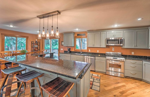 Lake Geneva House | Lake Geneva Getaway w/Fire Pit: Near Golf