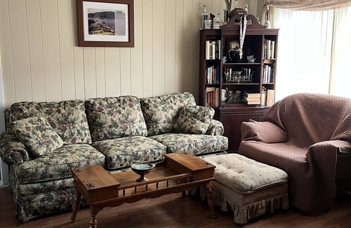 Huletts Landing Cottage | Lake George, Huletts Landing, Large family -friendly 5 BD Cozy Country Cottage