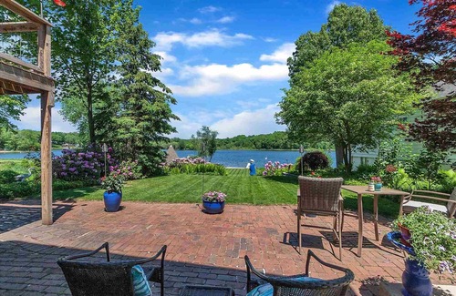 South Bend House | Lake House in South Bend