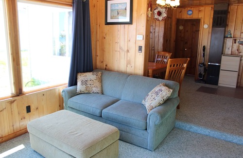 Greenbush Cottage | Lake Huron Cottage with Private Sandy Beach