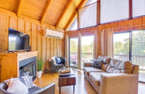 Six Mile House | Lake Keowee Access Idyllic Six Mile Cabin!