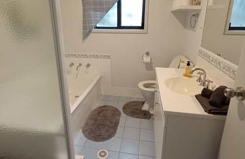 Termeil House | Lake life @ lyra Pet friendly, Home away from home Cosy with everything needed