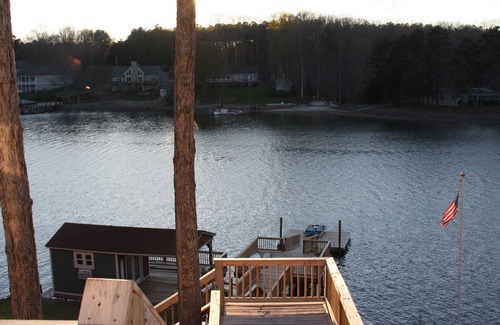 Mayhew House | Lake Life Retreat waiting for you-4 BR lake front property