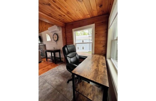 Middleton House | Lake Living, sit back and relax!
