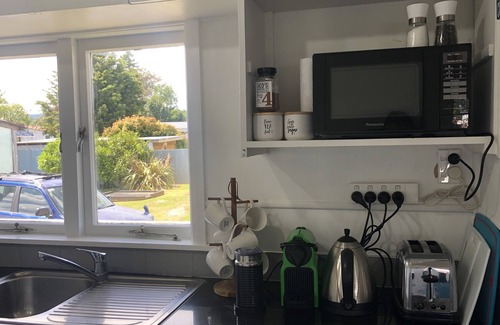 Mangakino House | Lake Maraetai Bungalow - Family & Pet friendly