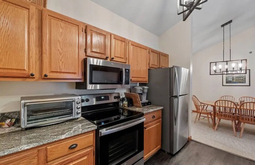 North Woodstock Condo | ~Lake & Mountain Resort~ w/Clubhouse, Pool, Hot Tub