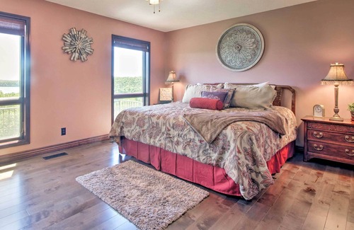 Mountain Home House | Lake Norfork Home w/Waterview Patio + Balcony