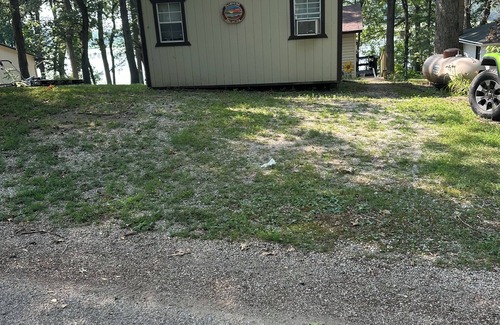 Warsaw Cottage | Lake Palestine Paradise. Charming 2-bedroom, 1-bath cottage in Warsaw.