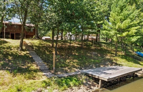 Montello House | Lake Puckaway Retreat