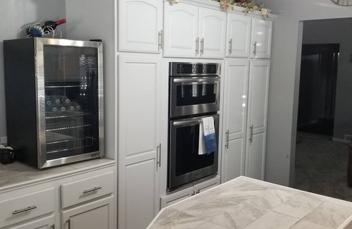 Johnson County House | LAKE retreat! Private lake w/all comforts of home! Close to KC!