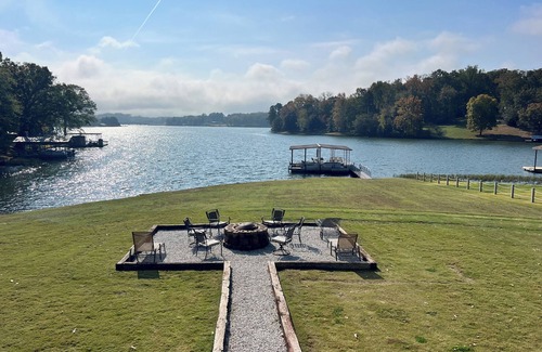 Florence House | Lake Retreat, Views & Location, Dock,Boat Parking, Sleeps 9, 3 Full Baths, RTJ