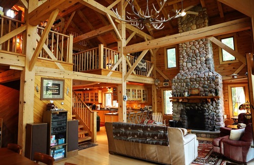 Washburn House | Lake Superior Beachfront, 4+ Bedrooms, Spectacular Timberframe Home