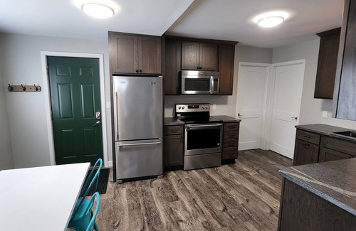 Upper Peninsula Michigan Hotel | Lake Superior View- 3 Bedroom Suite at Econo Lodge Lakeside