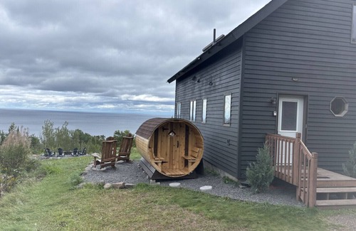 Silver Bay Cabin | Lake Superior Views | Sauna | Close to SHT & state parks