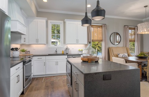 Samantha Cottage | Lake Tuscaloosa Getaway! Perfect for Football Weekends!