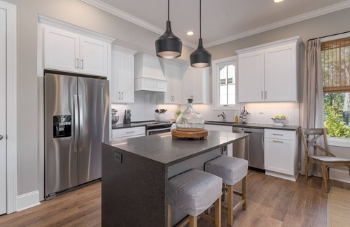 Samantha Cottage | Lake Tuscaloosa Getaway! Perfect for Football Weekends!