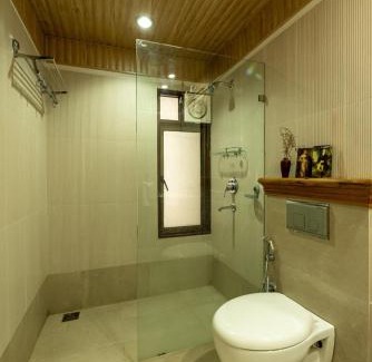 Mallital House | Lake View 2BHK close to mall road l Lake Daze