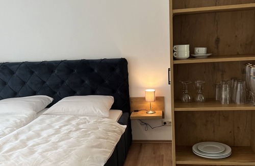 Mellensee Apartment | Lake view apartment direct water access. - Restaurant am Wildpark