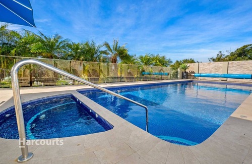 Avoca Beach Apartment | Lake View apartment, relax in a seaside resort!