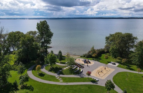 Keswick House | Lake View Cottage-Beach,Campfire,BBQ,Kayat,Park,WingSurf