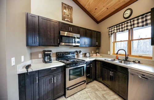 Logan Cabin | Lake View - Hosted by The Chalets