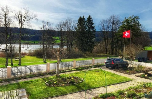 Le Solliat Apartment | Lake view, private parking and terasse.