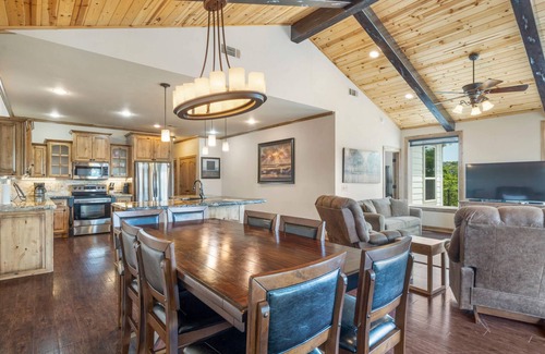 Sperry Cottage | Lake View Retreat at CrossTimbers Marina