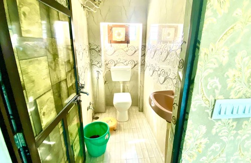 Lake Swaroop Sagar Hotel | lake view rooftop in lakecity