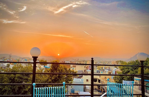 Lake Swaroop Sagar Hotel | lake view rooftop in lakecity