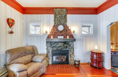 Pittsfield House | Lake Views and Dock Access - Pittsfield Cottage!