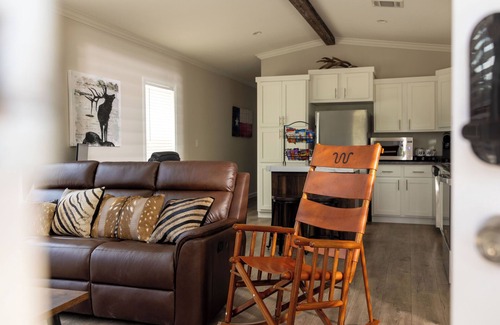 Ingram Cabin | Lake Views and Lake Access w/Dock - 2 Bedroom Elk Cabin